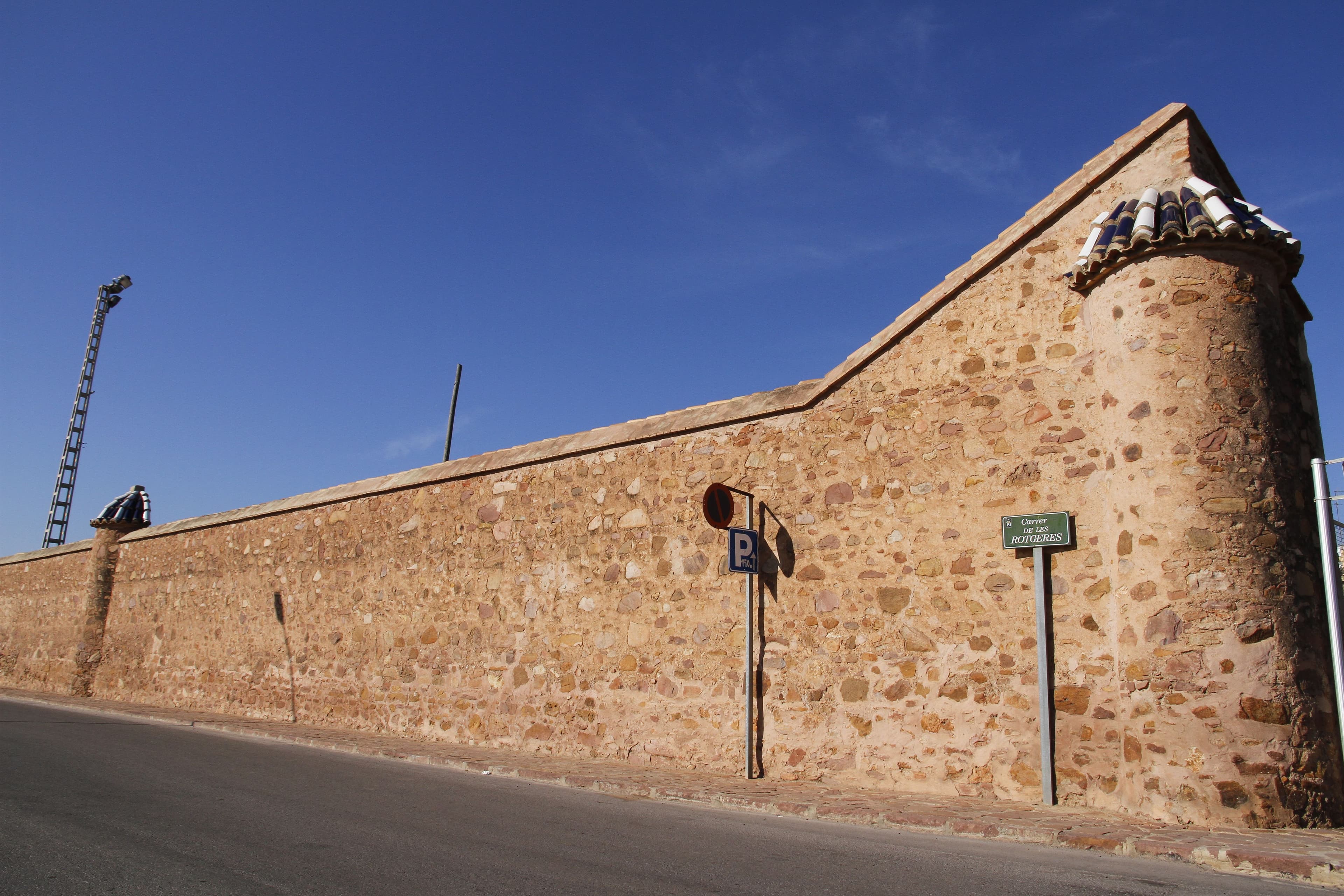 Muralla del jardín botánico